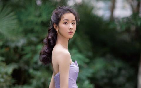 陈都灵紫色长裙迷人写真